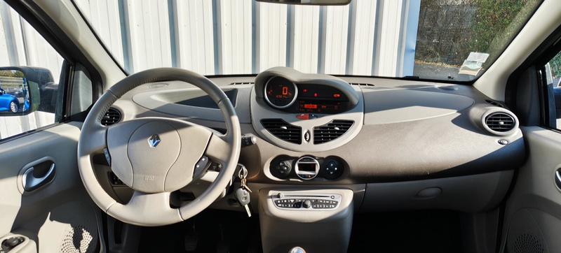 Renault Twingo II Initial Paris 1.2 essence 102ch