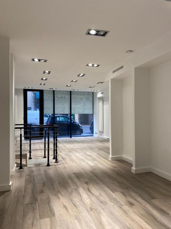 Local commercial - 65 m² - 3 pièces