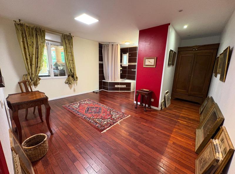 Maison - 170 m² - 8 pièces