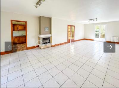 Maison - 162 m² - 6 pièces