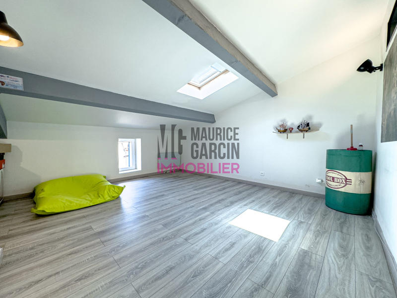 Maison - 182 m² - 7 pièces