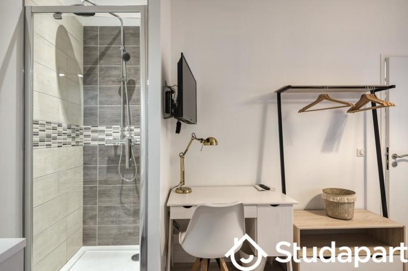 Chambre - 11 m² - 1 pièce