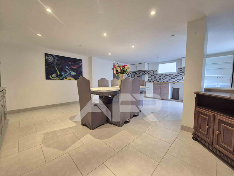 Maison - 160 m² - 8 pièces