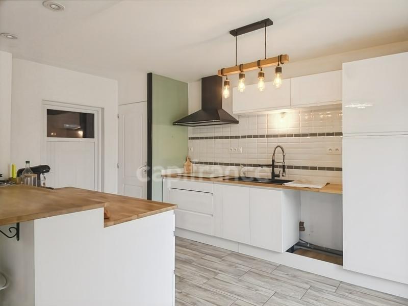 Maison - 140 m² - 8 pièces