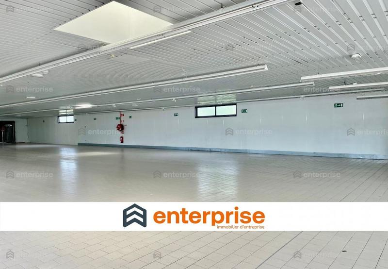 Local commercial - 1 050 m²