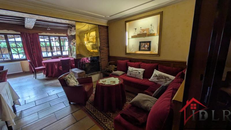 Propriété - 460 m² - 16 pièces