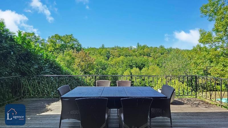 Maison - 194 m² - 7 pièces