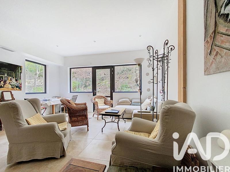 Maison - 208 m² - 8 pièces