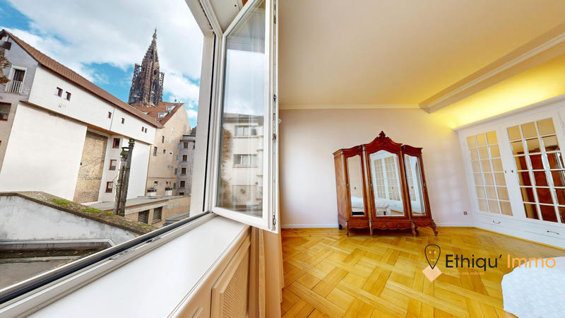 Appartement - 187 m² - 6 pièces