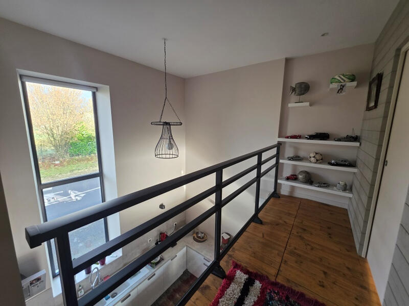 Propriété - 213 m² - 8 pièces