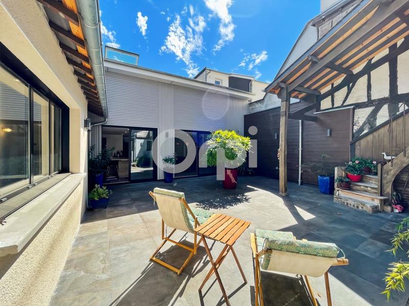 Propriété - 276 m² - 10 pièces