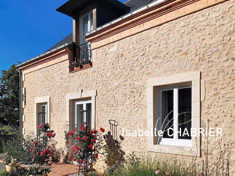 Maison - 250 m² - 9 pièces