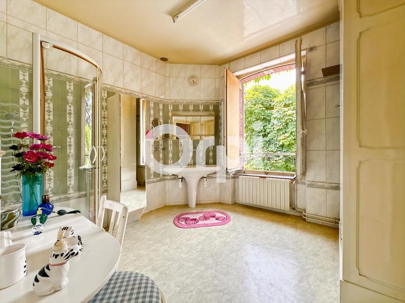 Maison - 314 m² - 10 pièces