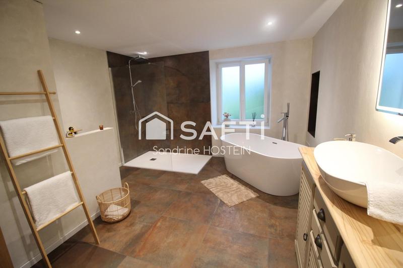 Maison - 284 m² - 10 pièces