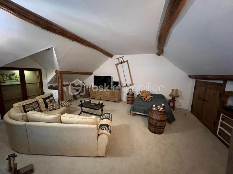 Maison - 250 m² - 10 pièces