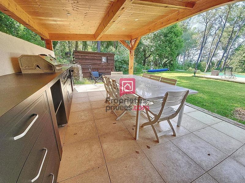 Villa - 220 m² - 9 pièces