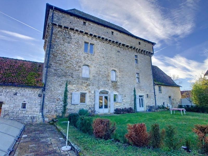 Château - 370 m² - 10 pièces