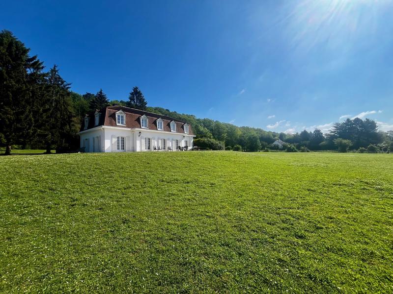 Maison - 230 m² - 10 pièces