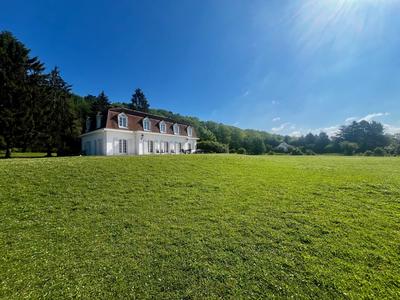 Maison - 230 m² - 10 pièces