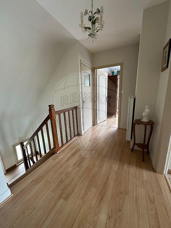 Maison - 174 m² - 6 pièces