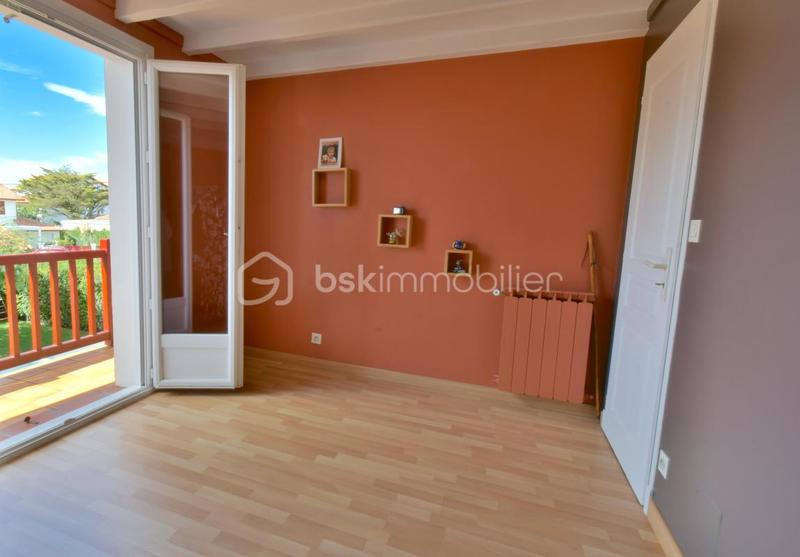 Maison - 215 m² - 7 pièces