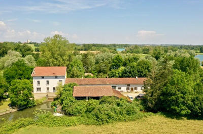 Propriété - 900 m² - 25 pièces