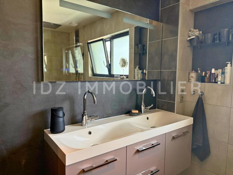 Maison traditionnelle - 144 m² - 6 pièces