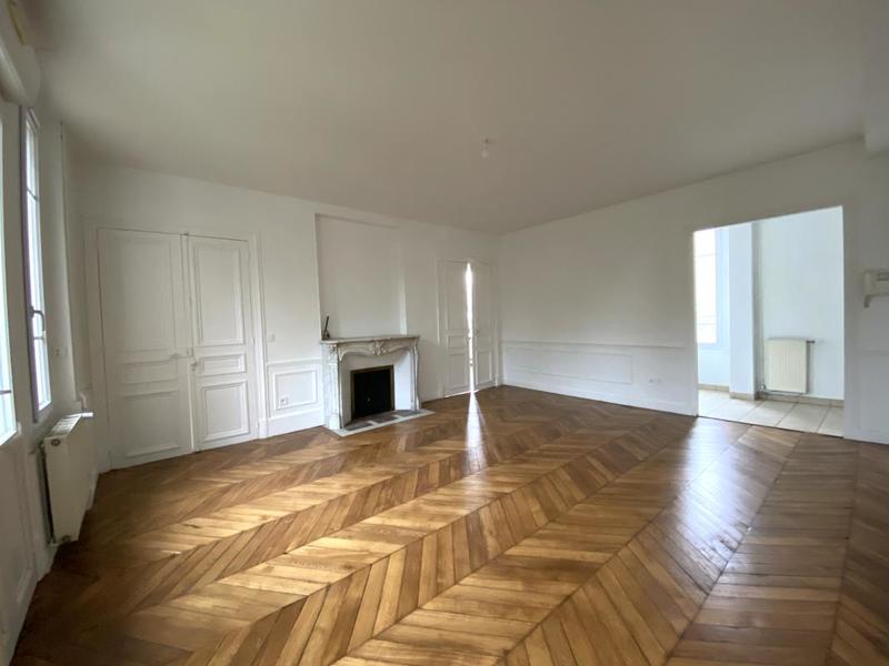 Appartement ancien - 76 m² - 3 pièces