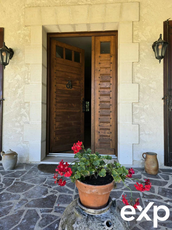 Maison - 315 m² - 10 pièces