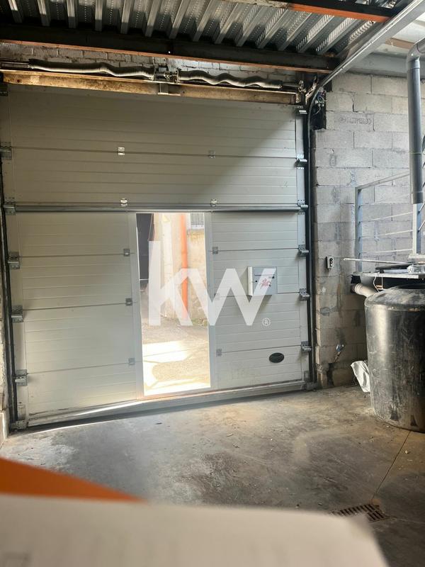 Local commercial - 220 m²