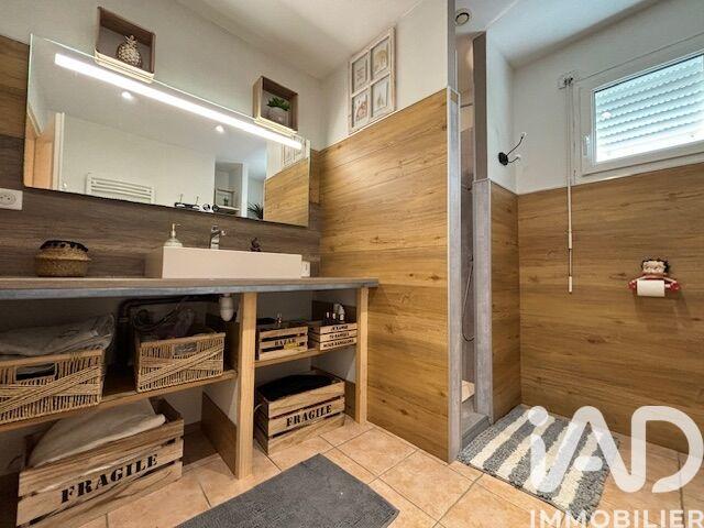 Maison - 200 m² - 8 pièces