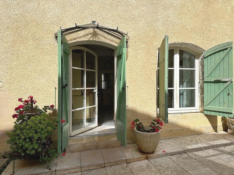 Maison de village - 380 m² - 15 pièces