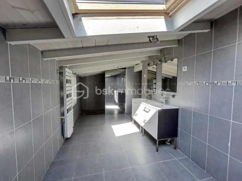 Maison - 263 m² - 11 pièces