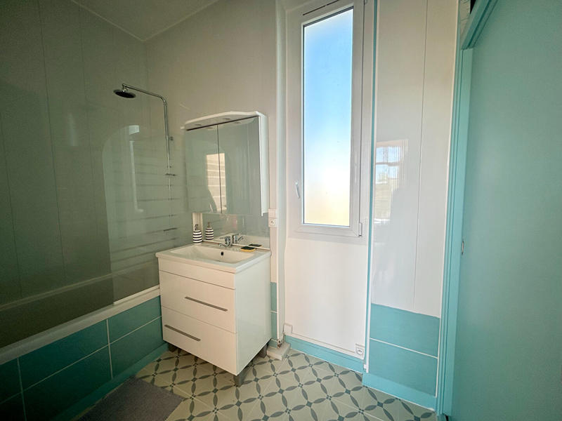 Maison - 311 m² - 12 pièces