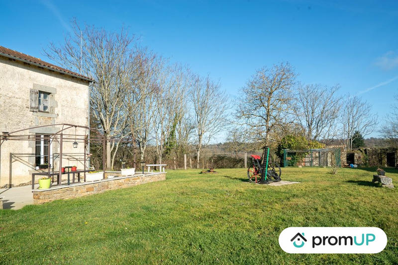 Maison - 260 m² - 10 pièces