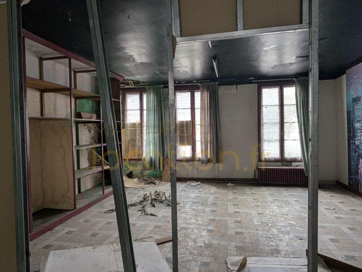 Immeuble - 215 m² - 3 pièces