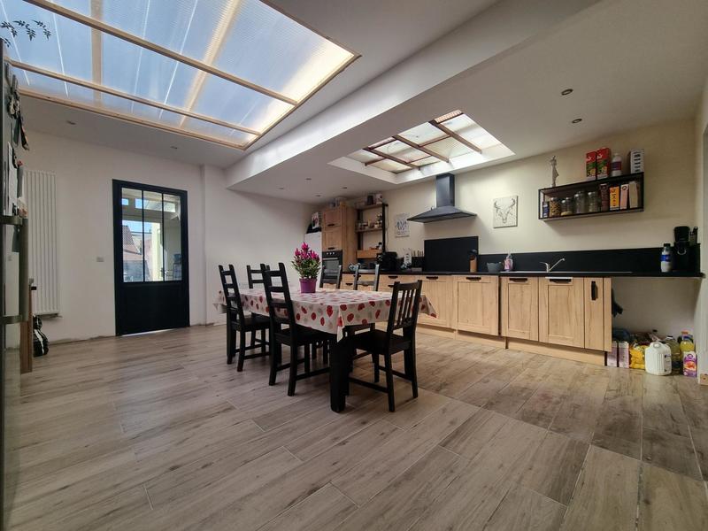 Maison - 156 m² - 8 pièces