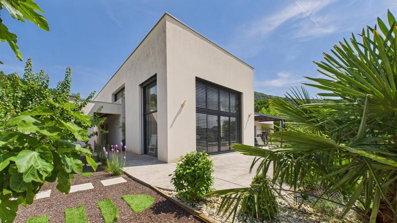 Maison - 232 m² - 7 pièces