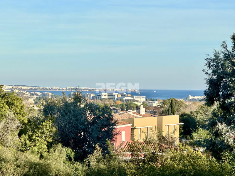 Villa - 332 m² - 7 pièces