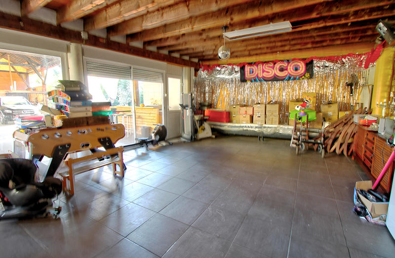 Propriété - 250 m² - 2 pièces