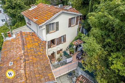 Immeuble - 104 m² - 5 pièces