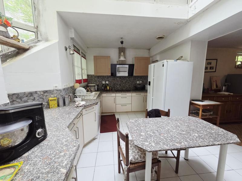 Maison - 247 m² - 7 pièces