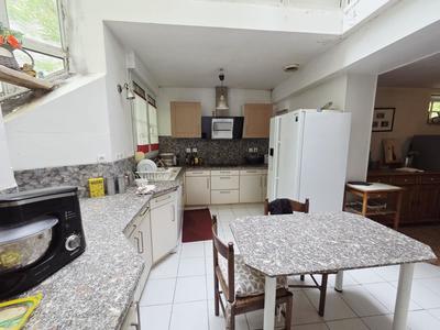 Maison - 247 m² - 7 pièces