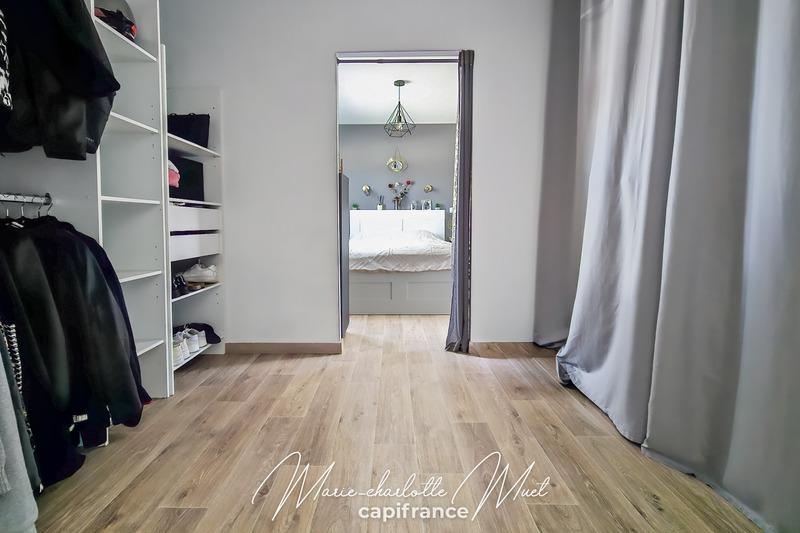 Maison - 220 m² - 6 pièces