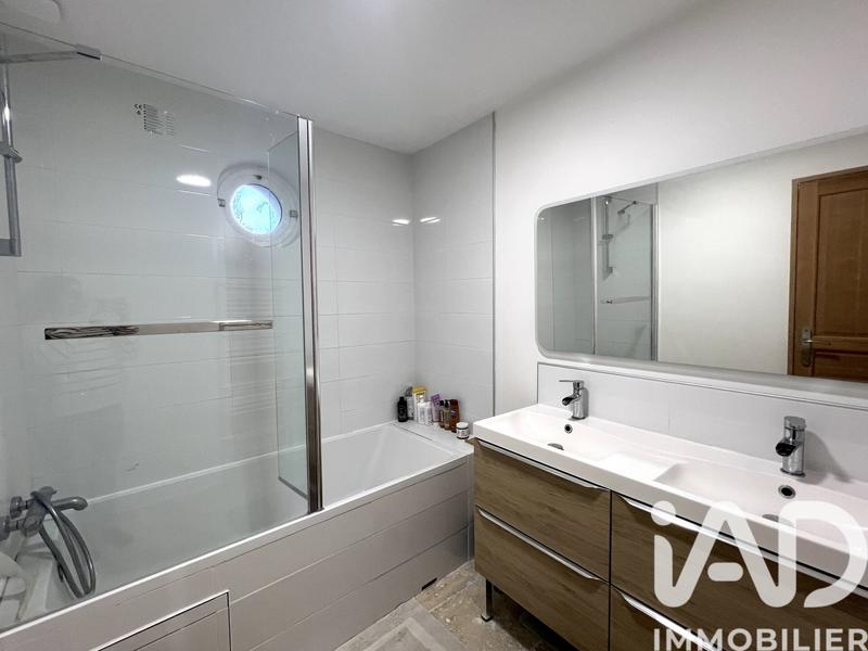 Maison - 230 m² - 7 pièces