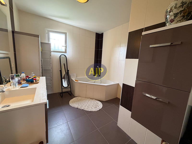 Maison - 113 m² - 4 pièces