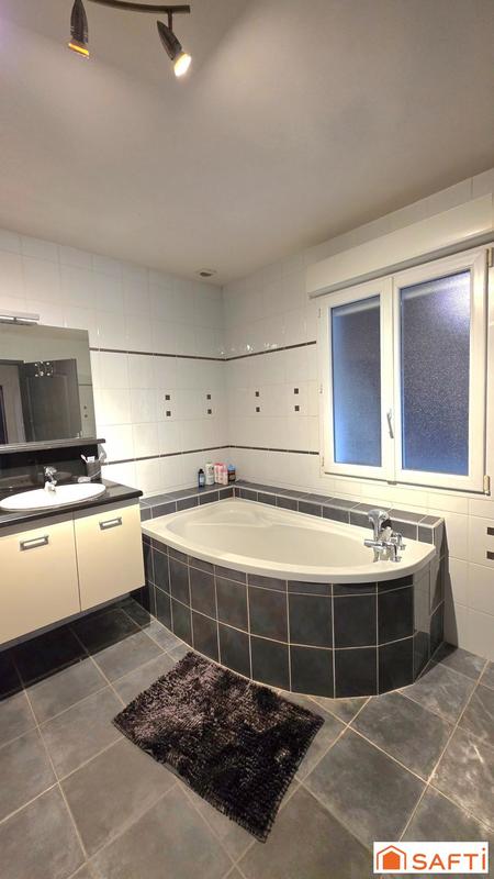 Maison - 183 m² - 5 pièces