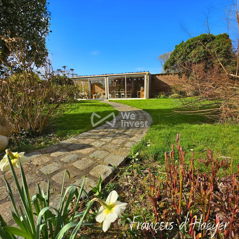 Maison - 310 m² - 9 pièces