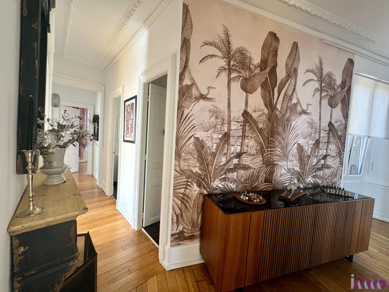 Appartement - 153 m² - 6 pièces