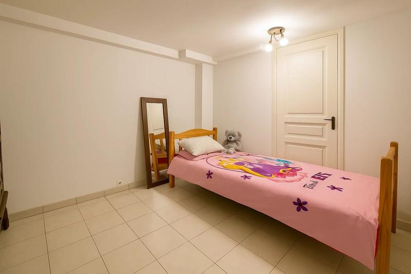 Maison - 161 m² - 9 pièces